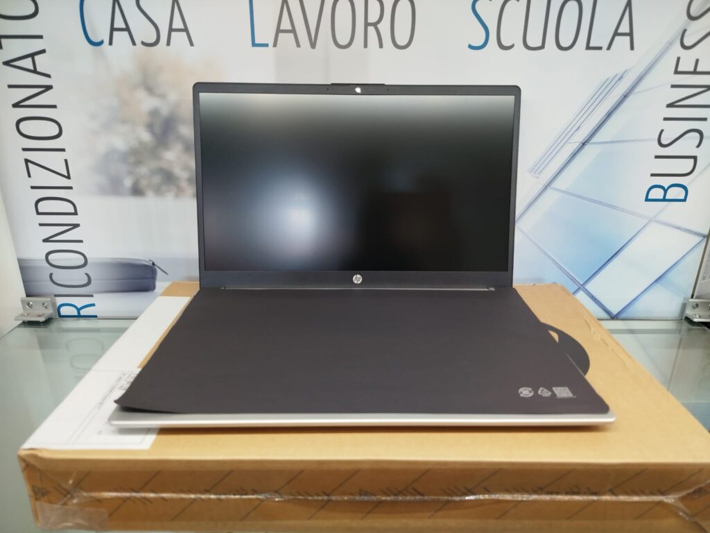 Laptop HP 15-fd0098nl | 16GB RAM | 512GB NVMe | W11H / Intel Core 5 120 U / 15,6″ FHD