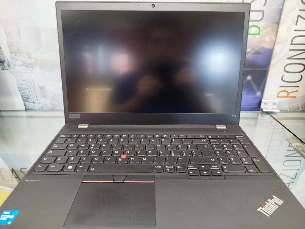 Laptop Lenovo ThinkPad T15 G2 / i5 / RAM 16 GB / SSD / 15,6″ FHD